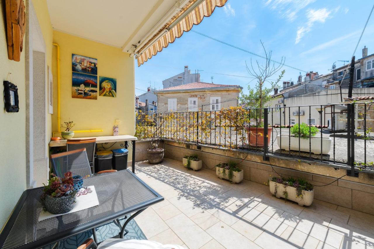 Apartment Nina Porec Exterior photo